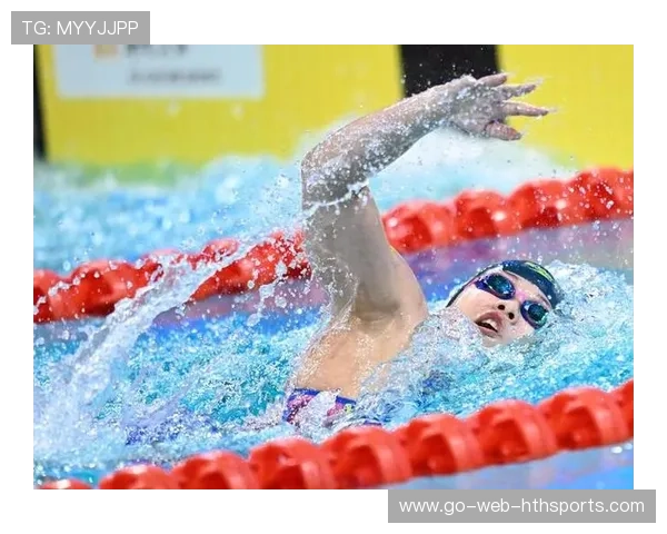 游泳接力赛惊险逆转，最后接棒堪称奇迹